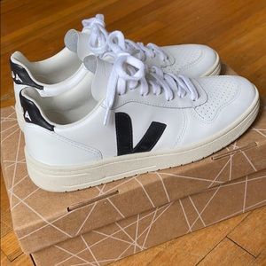 Veja V10 Extra White Black